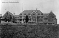 Eidsvoll folkehøgskole (1908). Foto: Digitalt Museum/Akershusbasen.