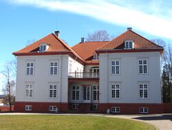 Den nyrestaurerte Eidsvollsbygningen i april 2014. Foto: Stig Rune Pedersen