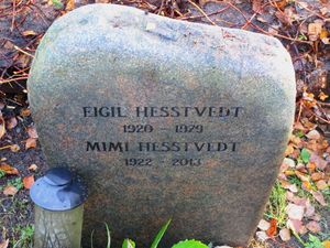 Eigil Hesstvedt gravminne Oslo.jpg