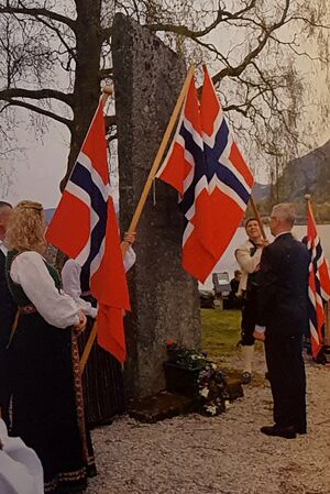 Eikefjord Minnestøtta.jpg