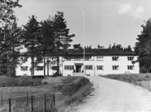 Eikertun gamlehjem ved Hokksund (oeb-190393).jpg