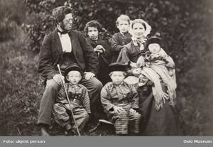 Eilert Sundt med familie 1860-åra.jpg