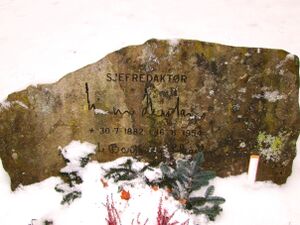 Einar Skavlan gravminne.jpg