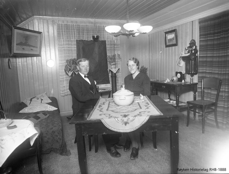 Fil:Ekteparet Hansen, Åros (RHB-1888).jpg