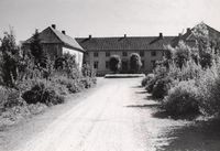Gårdstunet («borggården»). Foto: Halvor Vreim (1948).