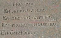 Gravminnetekst, Vår Frelsers gravlund, Elisabeth Catharina Petersen (1791-1826), gift med kjøpmann Sigvardt Blumenthal Petersen). Foto: Stig Rune Pedersen