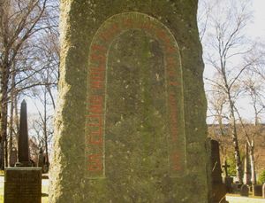 Elling Bolt Holst gravminne.jpg