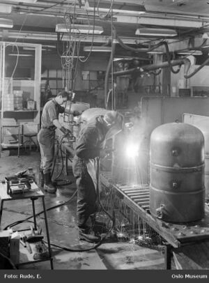 Emaljeverket sveising 1966OB.R12007d.jpg