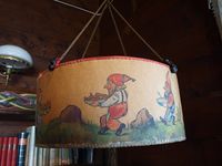 Lampe heime hos Emma Normann i Villa Heimdalstrand. Foto: Siri Iversen, 2018.