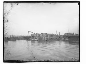 En fabrikk ved sjøen - NB MS G4 0667.jpg