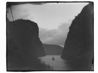 37. En smal fjord - NB MS G4 0864.jpg