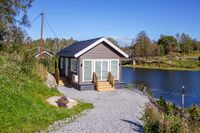 Restaurert hytte på Lyserbråten. Foto: Leif-Harald Ruud (2019).