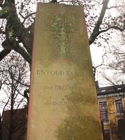 Forfatter og juridisk embetsmann Envold Falsen er gravlagt på Gamle Aker kirkegård. Foto: Stig Rune Pedersen