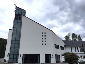 Erdal kirke 2015.JPG