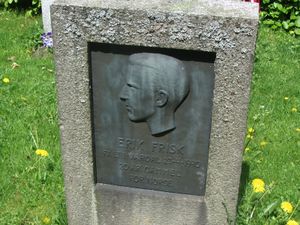Erik Frisk gravminne.jpg