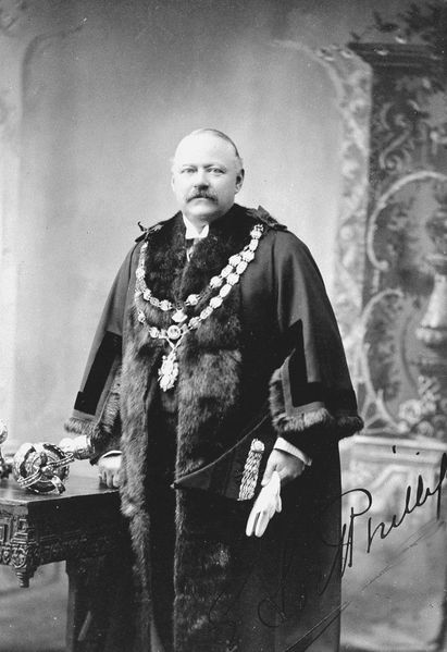 Fil:Ethelbert Lort Phillips ca 1910-1911.jpg