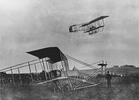 Fra luftfartens barndom, her er FF 1 Maurice Farman Longhorn fotografert på Kjeller i 1915. Flyene bar navnene «Ganger Rolf» og «Njaal». Kilde MiAs fotosamling.