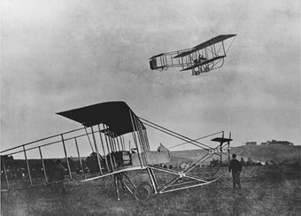 FF 1 Longhorn på Kjeller i 1915.jpg