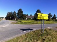 Fagerlundkrysset, der Nordlivegen tar av fra Slettavegen og går nordover mot Sokstad, Haug og Gjøvik.