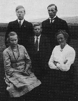 36. Familien Rise Bjarne, Ola, Olav Ivar, Ragnfrid og Marit.jpg