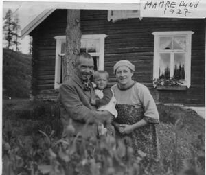 Familien Skolmen i Mamre Lund 1927.jpg