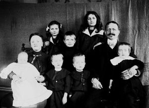 Familien quinsgaard wiborg 1908.jpg