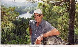 Historielagets Vidar Larsen med Romerikes Blad på Farshatten 2014.