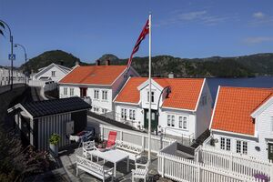 Farsund Vestersiden 200806.jpg