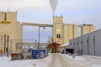 Felleskjøpets anlegg på Årnes i Nes kommune. Foto: Leif-Harald Ruud (2022).