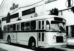 Strømmenbuss i aluminium med dieselmotor.