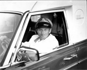 Finn Andreassen i bil.jpg