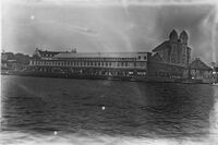 Fra den nye fiskehallen fra 1935. Foto: Nasjonalbiblioteket