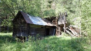 Fjøset og låven på Bråten under Teigen (3048 141 6 DocID 20617343).jpg