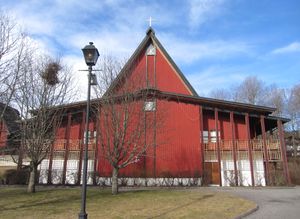 Fjellhamar kirke mars 2014.jpg
