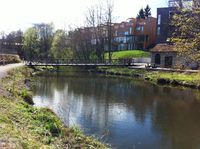 Flaen ved Sagelva, gammelt fyrhus med ny bru og nye boliger 2015.