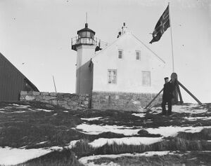 Flatøy fyrstasjon.jpg