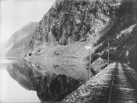 Flekkefjordbanen ved Lundevatnet. Foto: Anders Beer Wilse/Norsk Folkemuseum (1908).