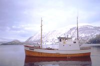 Her ser me babord sida og egnarhusveggen.