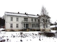 Flesviklia 1: tidligere kommunehus/forsamlingshus fra år 1900. Foto: Stig Rune Pedersen