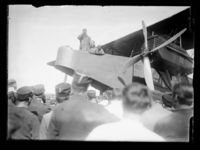 42. Fly på bakken - no-nb digifoto 20160212 00101 NB NS NM 02703.jpg