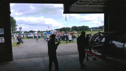 Flydagen på Kjeller 2016. Ut fra flyklubbens hangar.