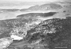 Flyfoto Åros (Røyken) 1960-åra (RHB-0860).jpeg