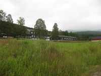 Foldsæ. Internatbygningar 2015. Frå venstre matsal, Elghalli, Roanhalli og Foldsæhalli.