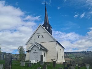 Follebu kirke 1 2025.jpg