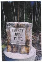 Folset bru. Namnestein. (Foto: Olav Momrak-Haugan, 2009)