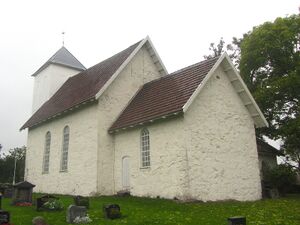 Fon kirke i Re kommune 2012.jpg