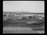 Fornebu lufthavn,1961 (Nasjonalbiblioteket)