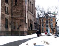 Forsiden av nasjonalbiblioteket. Foto: Julia Xia