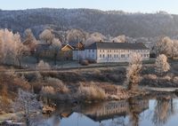 Gården sett fra Smellhaugen