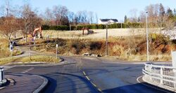 De første anleggsmaskinene er i sving, her sett fra Bråte bru 13.11.2013.